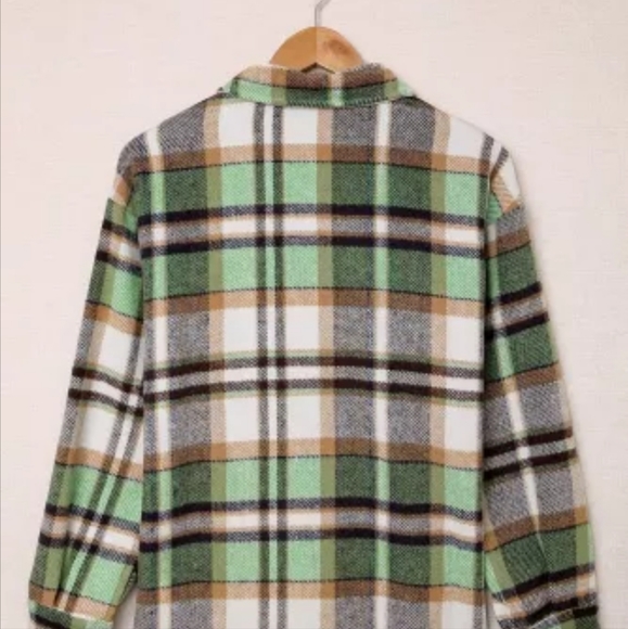 π₯πHPπNew Geometric Plaid shacket - Picture 12 of 16